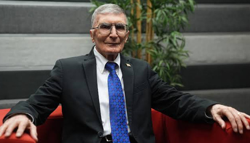 Azerbaycandan Aziz Sancara Şöhret Nişanı Azerbaycandan Aziz Sancara Şöhret Nişanı
