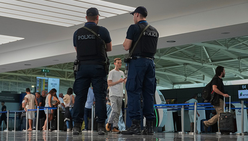 GKRYde bomba alarmı: Havalimanında panik... 20 dakika içerisinde patlayacak