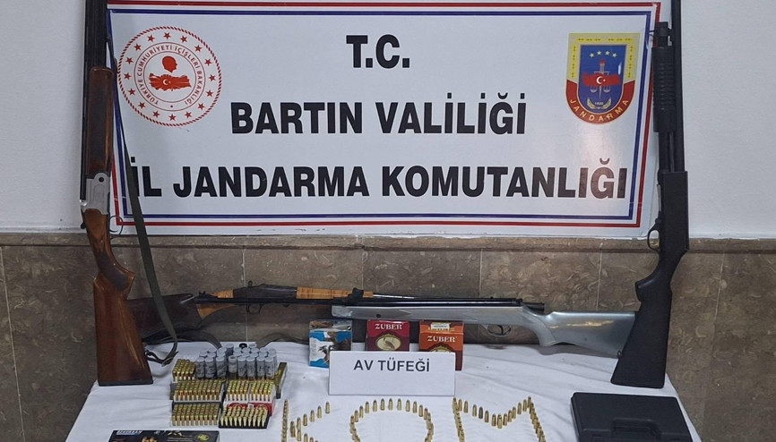 Bartın merkezli 3 ilde operasyon; 26 gözaltı Bartın merkezli 3 ilde operasyon; 26 gözaltı