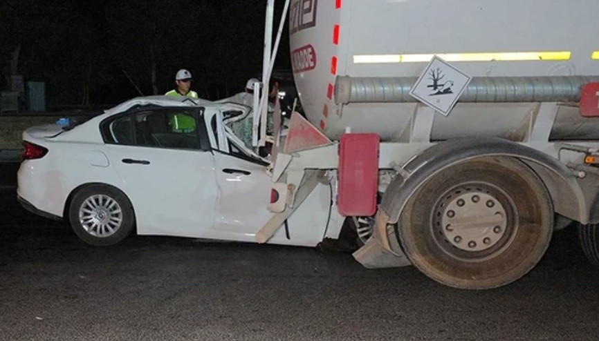 Otomobil tankere çarptı: 1 ölü