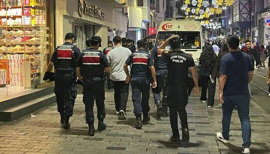 Ailem Güvende operasyonunda şüpheliler adliyede: Fuhuş, müstehcenlik ve örgüt suçlaması Ailem Güvende operasyonunda şüpheliler adliyede: Fuhuş, müstehcenlik ve örgüt suçlaması