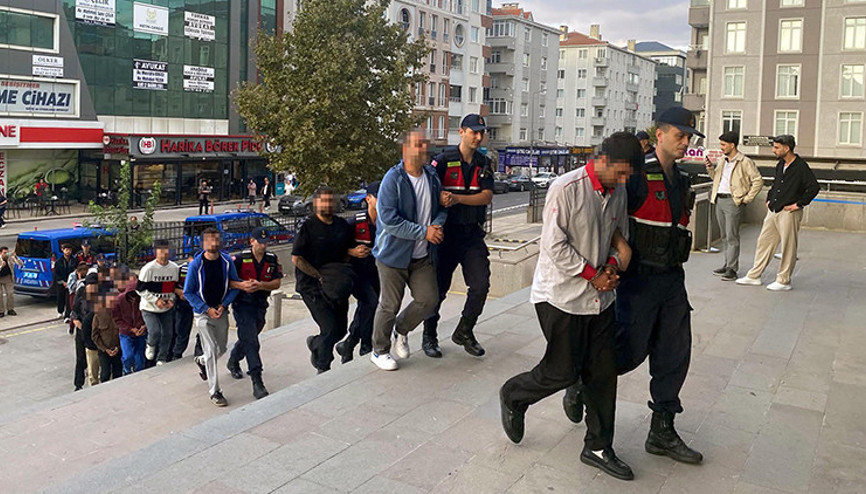 2,3 milyar liralık yasa dışı bahis vurgununa jandarma darbesi: 14 şüpheli adliyede