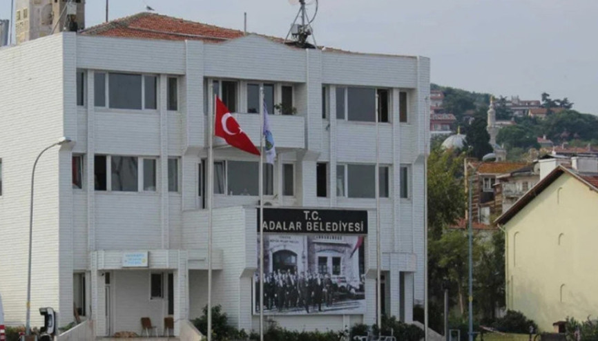 CHPli meclis üyeleri katılmadı Adalar Belediye Başkan Vekili seçimi ertelendi CHPli meclis üyeleri katılmadı Adalar Belediye Başkan Vekili seçimi ertelendi