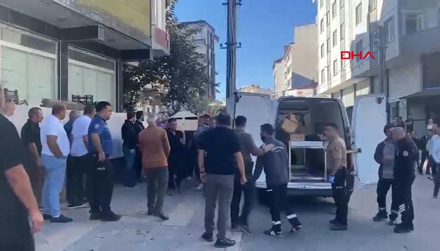 Tartıştığı eşini öldürüp, sabaha kadar başında bekledi