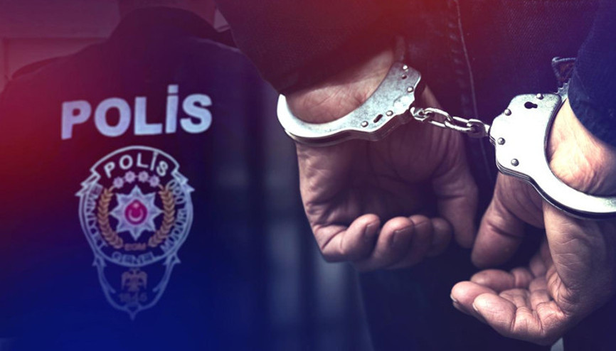 Mersinde 79 yıl hapis cezası olan kırmızı bültenle aranan firari yakalandı Mersinde 79 yıl hapis cezası olan kırmızı bültenle aranan firari yakalandı