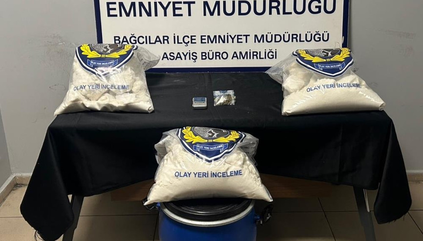 Bağcılarda uyuşturucu imalathanesine baskın: 22 kilo 970 gram uyuşturucu ele geçirildi