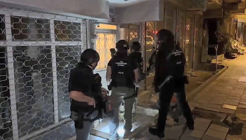 İstanbulda DEAŞ operasyonu: Zekat ve fitre maskesi altında örgüte para aktaran 6 kişi yakalandı