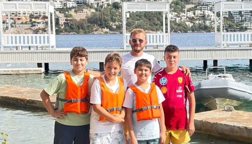 Bodrum’da çocuklar yelken için dümene geçti