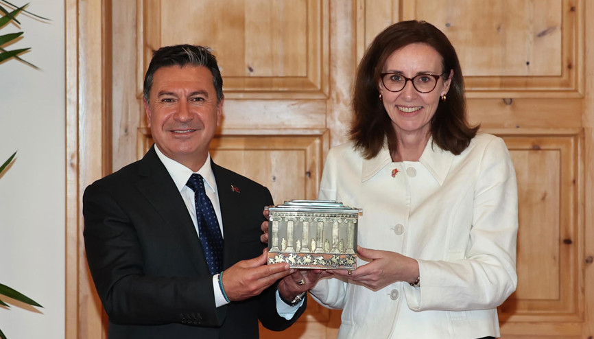 Başkan Aras, Birleşik Krallık Büyükelçisi Jennifer Andersonı ağırladı