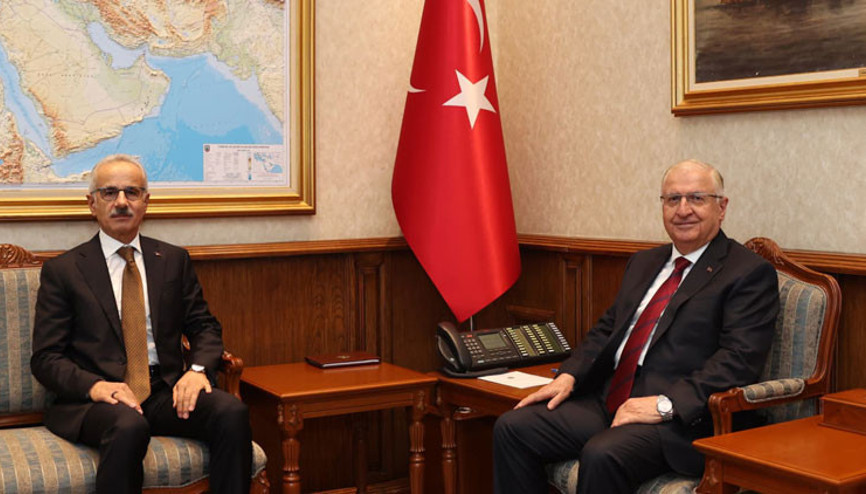 Bakan Uraloğlundan Bakan Gülere ziyaret