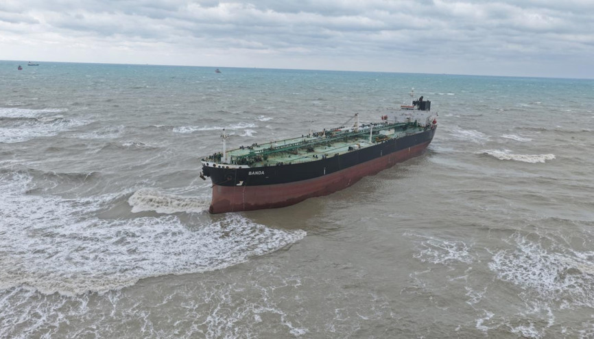 Sarıyer’de sürüklenen tanker havadan görüntülendi