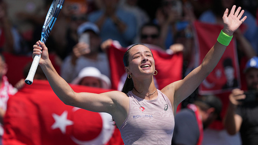 Zeynep Sönmezden tarihi yükseliş