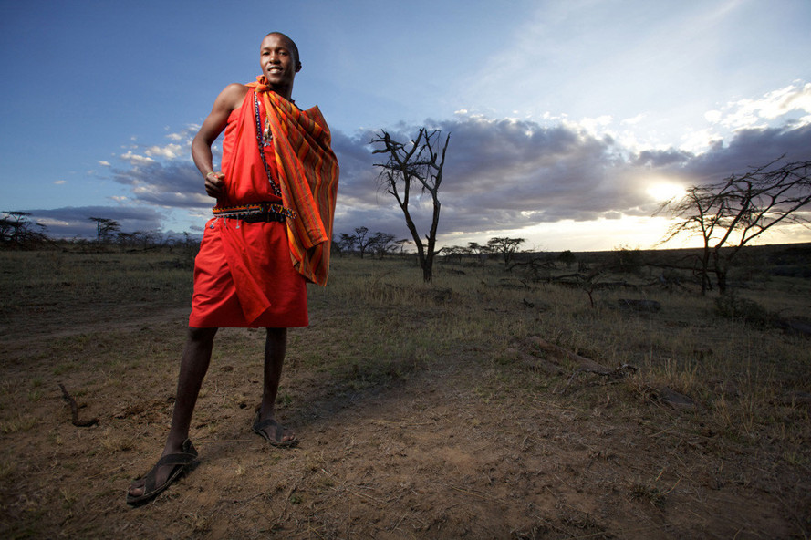 Bugünlerde zıplayan zıplayana… Afrikanın Maasai Kabilesi dansından ilham alarak boylarını uzatmaya çalışıyorlar