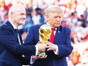 Kupayı İspanya kasayı FIFA kaldırdı