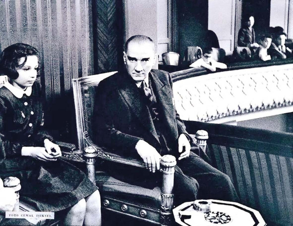 Atatürk’ü adım adım fotoğrafladılar... Objektifin ardındaki 6 kahraman