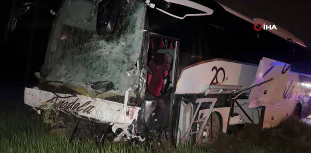 Son dakika... Malatya ve Uşakta trafik kazaları... Çok sayıda ölü ve yaralı var