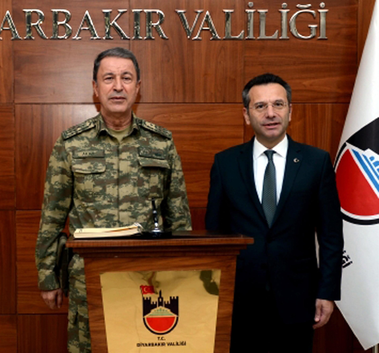 Hulusi Akar'dan Diyarbakır'a kritik ziyaret! - Resim: 1