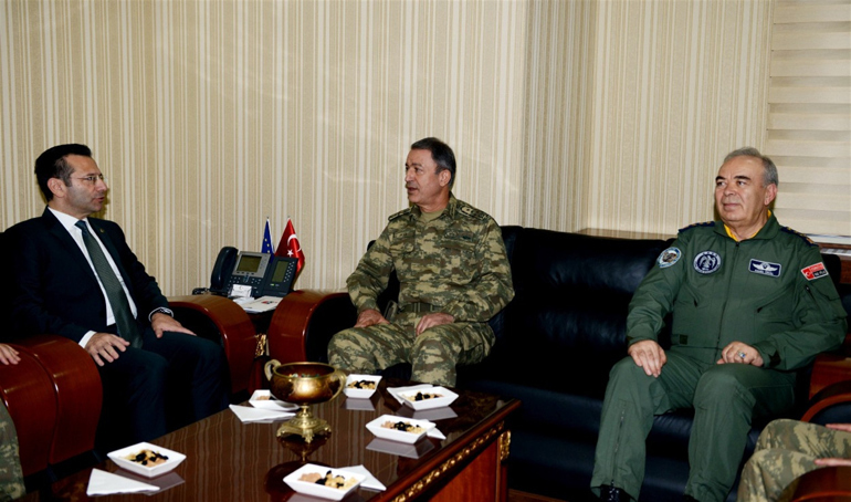 Hulusi Akar'dan Diyarbakır'a kritik ziyaret! - Resim: 0