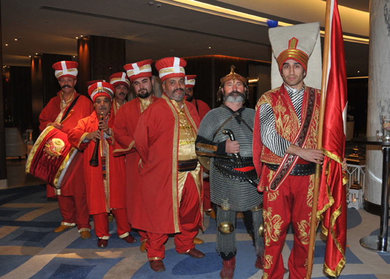 Yok böyle düğün! Dolarlar havada uçuştu - Resim: 0