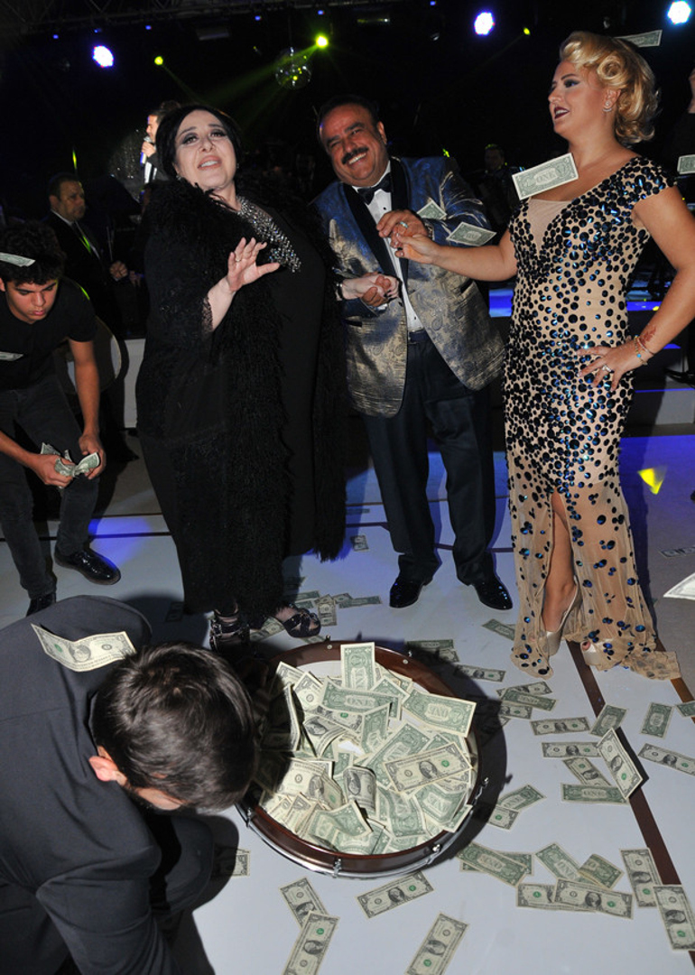 Yok böyle düğün! Dolarlar havada uçuştu - Resim: 5